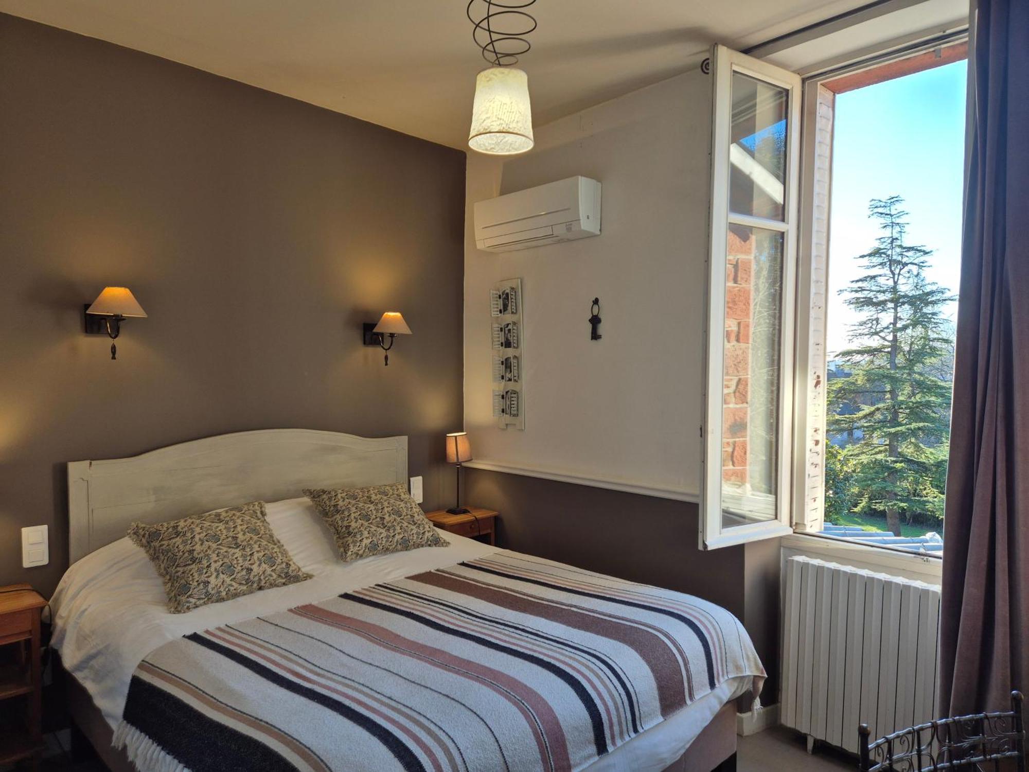 Logishotels Le Relais Du Quercy Meyssac Exterior foto